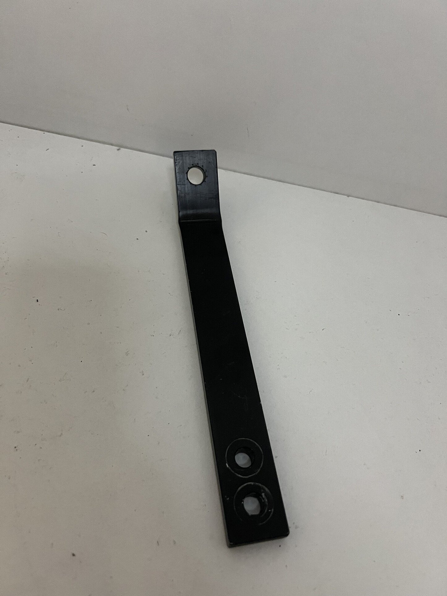 Gebrauchte Topkart-Auspuffhalterung aus Aluminium, 21 cm