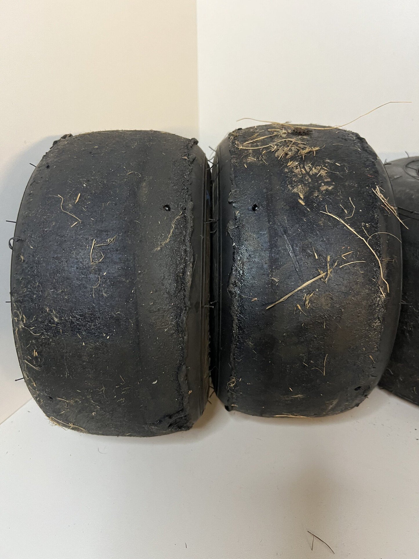 Gebrauchte MG SH Slick-Reifen mit neuen Magnesiumfelgen 130-212MM