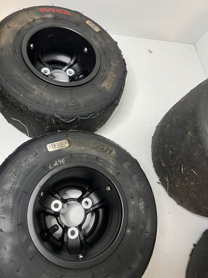 Gebrauchte MG SH Slick-Reifen mit neuen Magnesiumfelgen 130-212MM