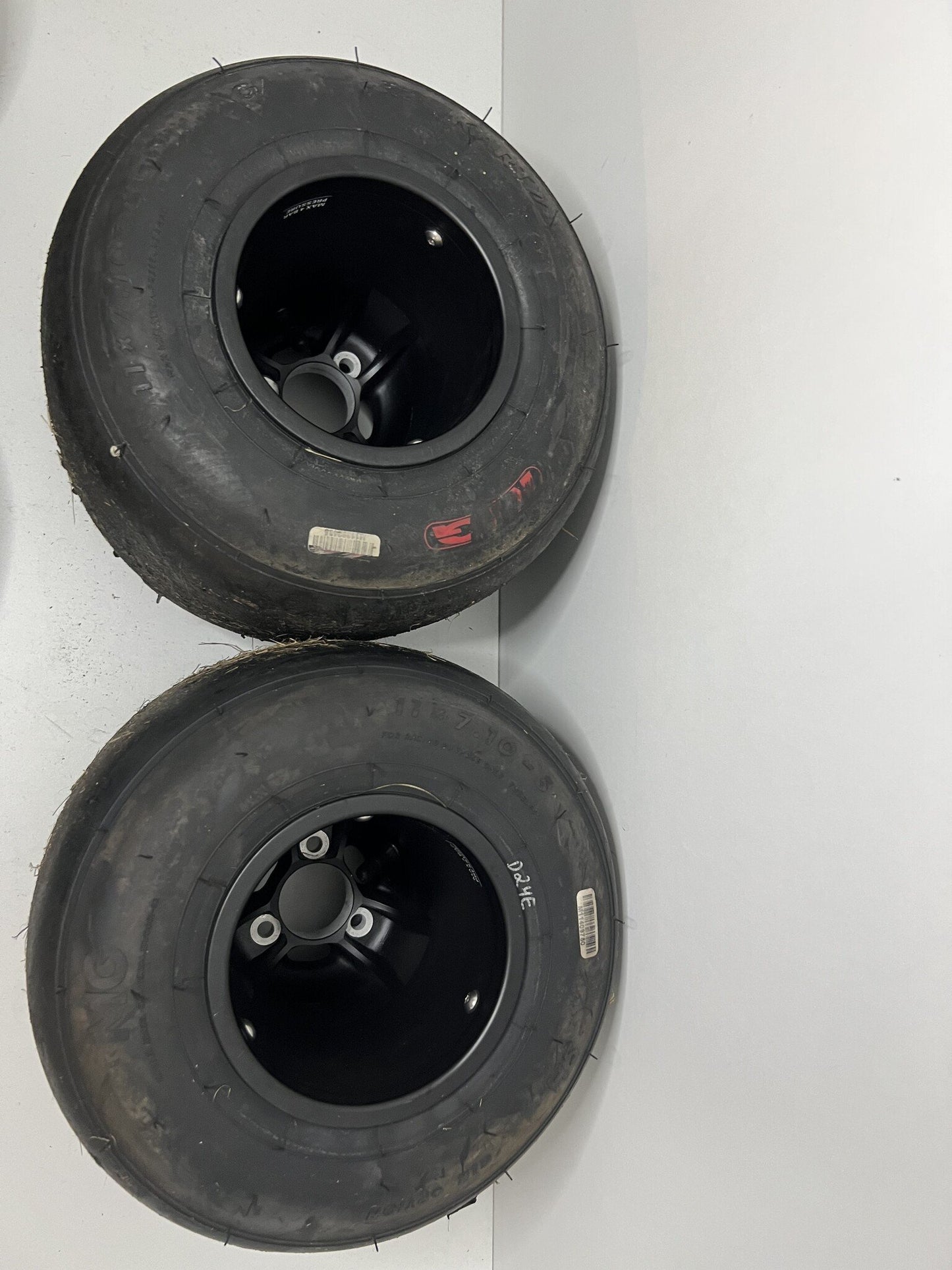 Gebrauchte MG SH Slick-Reifen mit neuen Magnesiumfelgen 130-212MM