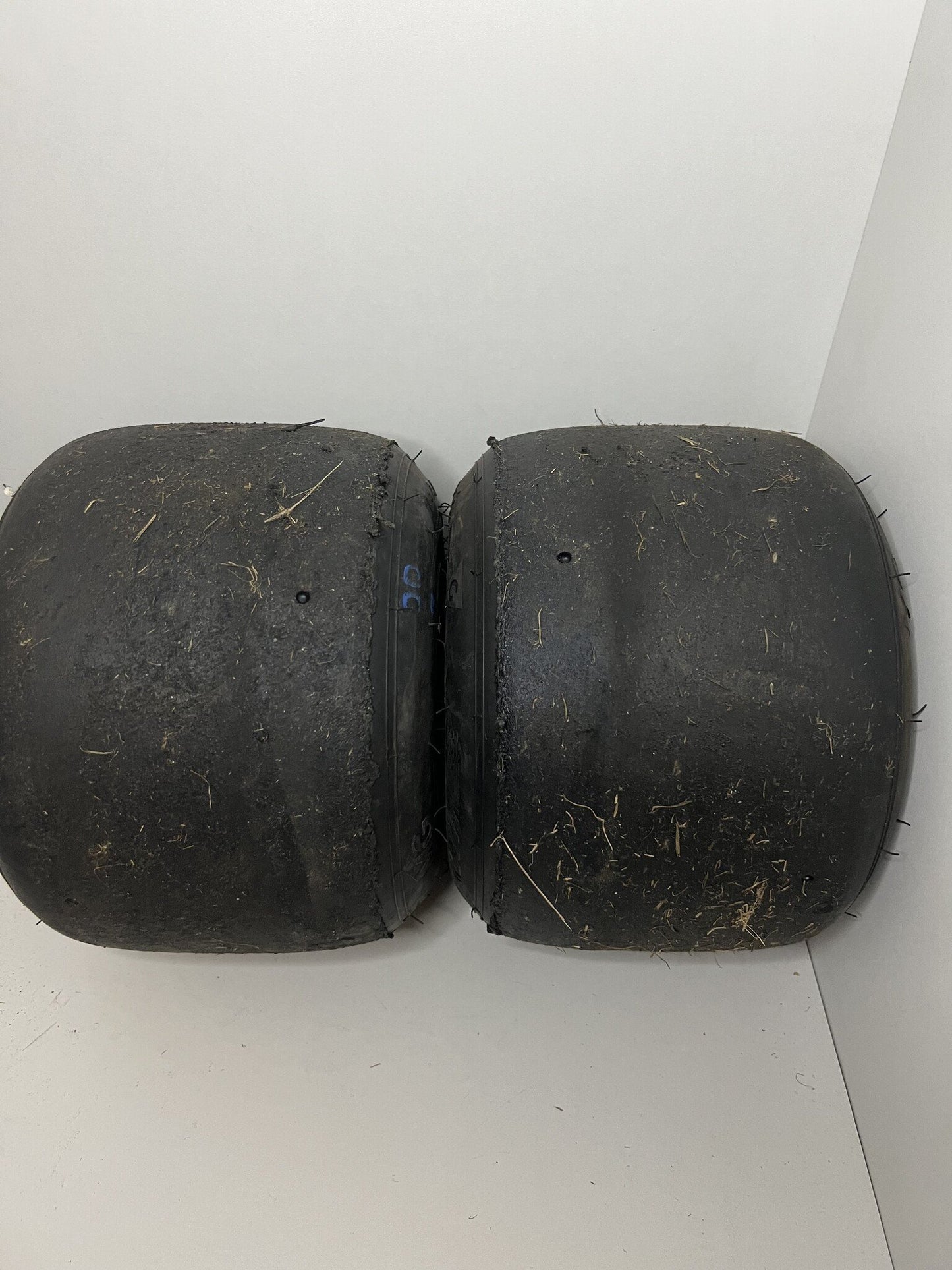 Gebrauchte MG SH Slick-Reifen mit neuen Magnesiumfelgen 130-212MM