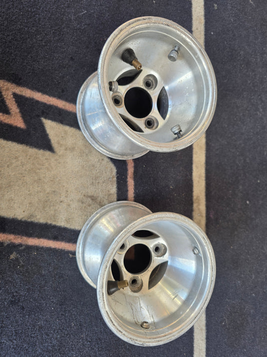Gebrauchter Aluminium-Vorderradfelgensatz mit Schrauben 130mm